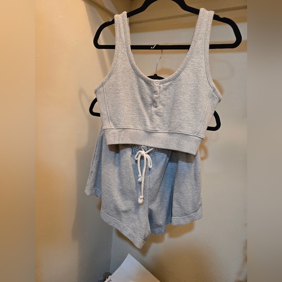 Aerie set - Picture 9 of 9